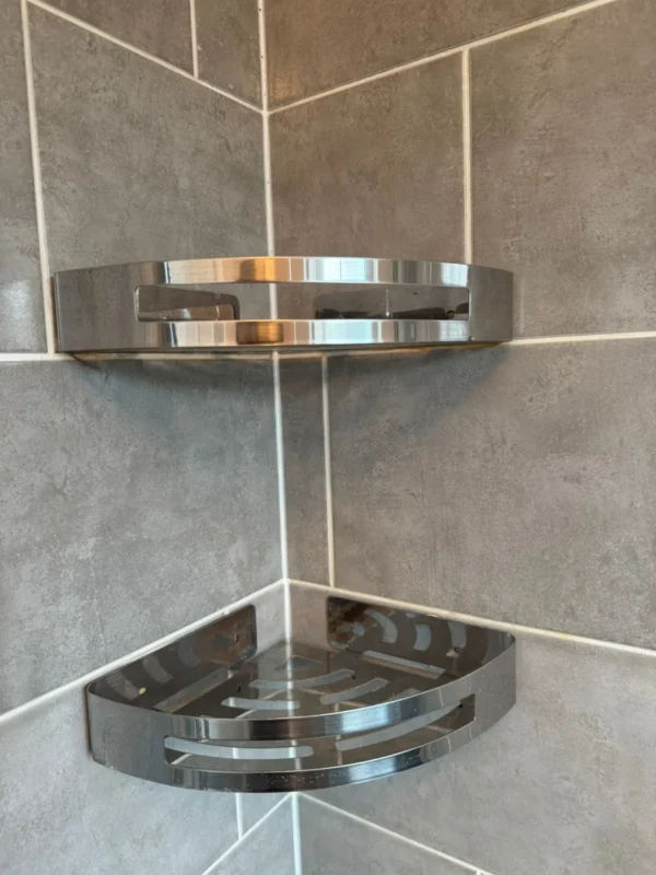Shower shelving descaled