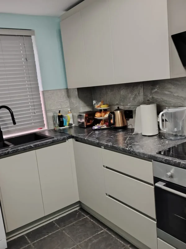 Kitchen worktops & hob
